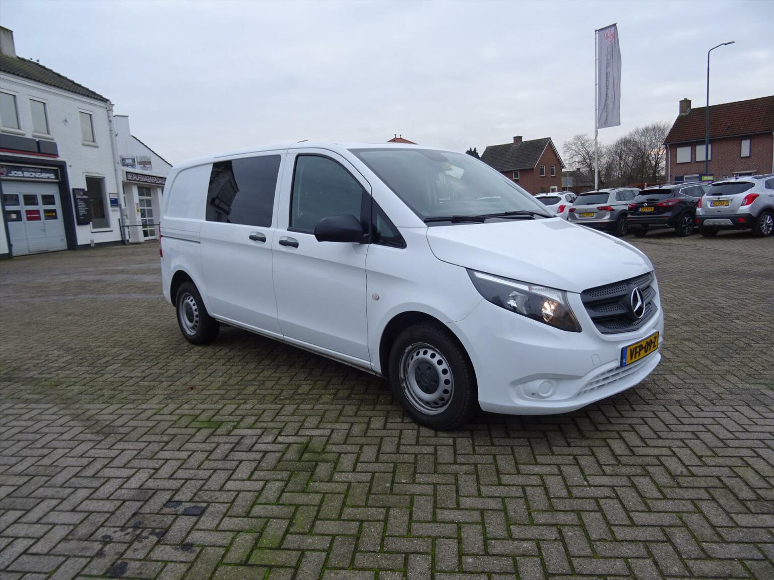 Mercedes-Benz-Vito-2