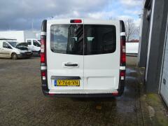 Opel-Vivaro-4